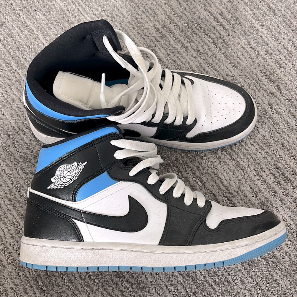 womens blue jordan 1 mids